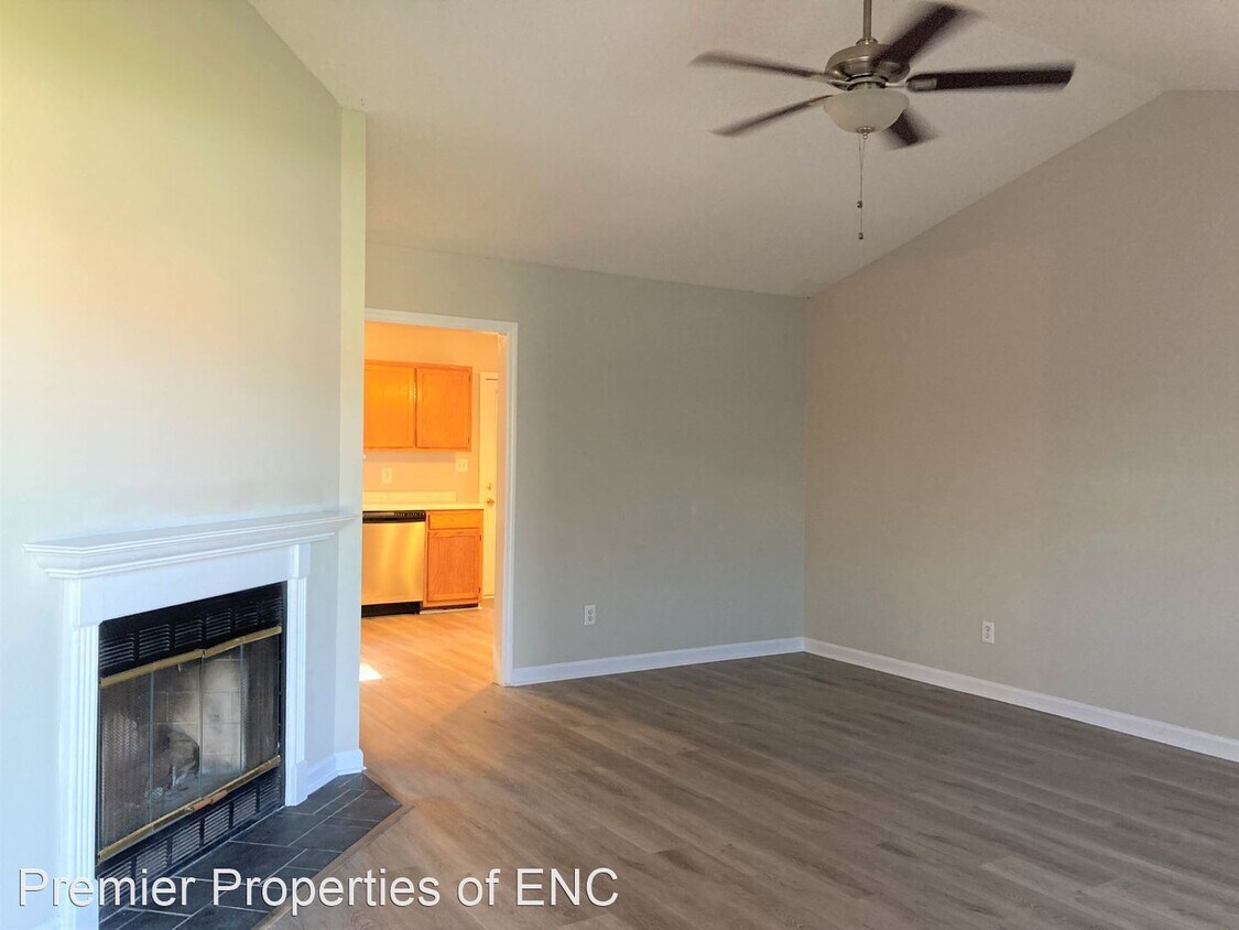 3 br, 2 bath House 711 Covington Court House Rental in Hubert, NC