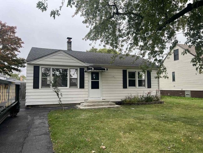 Building Photo - 7621 Odell Ave