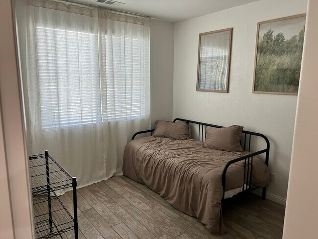 Foto del edificio - 10960 Knoxville Way