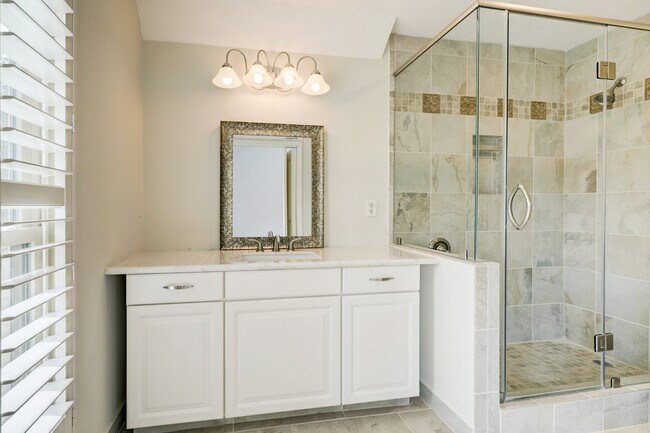 Foto del edificio - 902 Memorial Village Dr