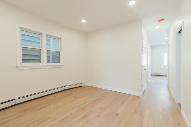 Building Photo - 27 W 52nd St