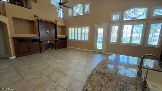 Building Photo - 10619 Sunwind Ave