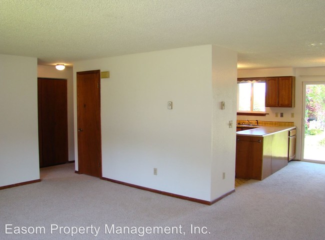 Building Photo - 4460 Leif Erikson Dr