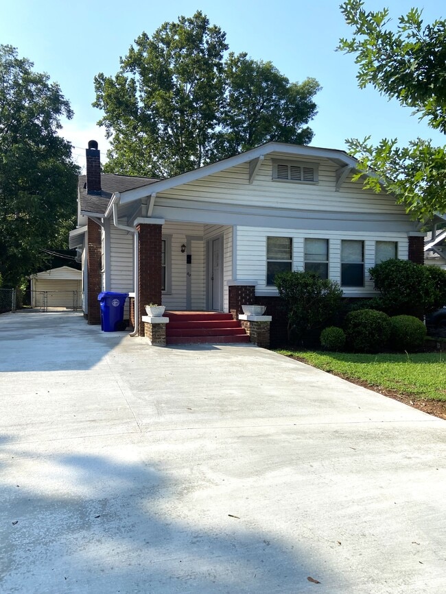 Building Photo - 513 10th Ct S