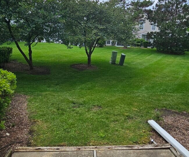 Building Photo - 558 Woodhaven Dr