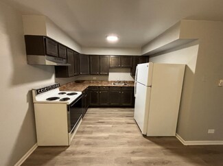 Building Photo - 474 W 14th Pl