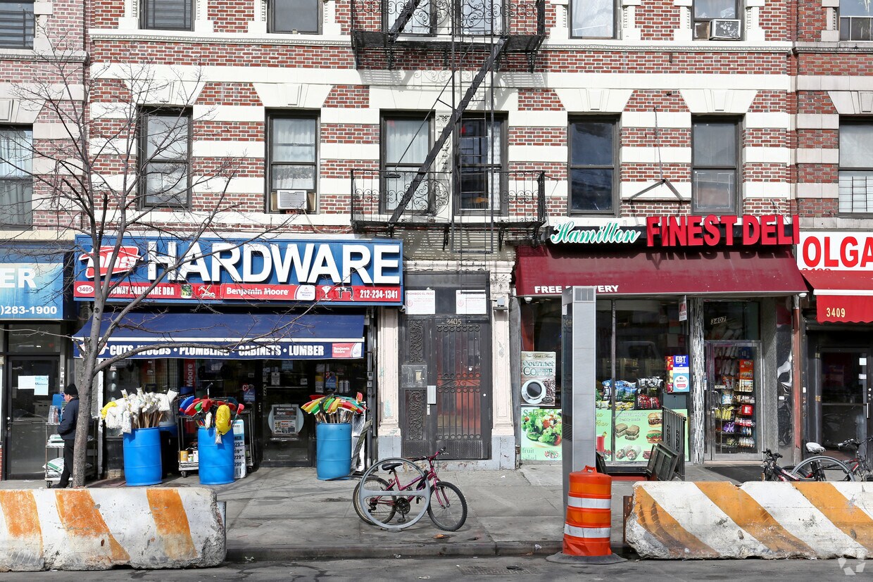 Building Photo - 3405 Broadway
