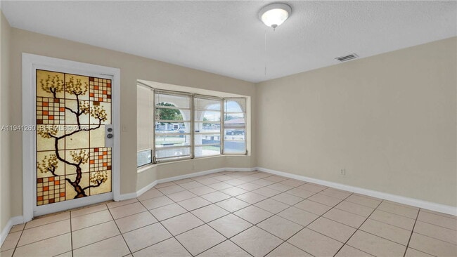 Foto del edificio - 5225 Mayo St