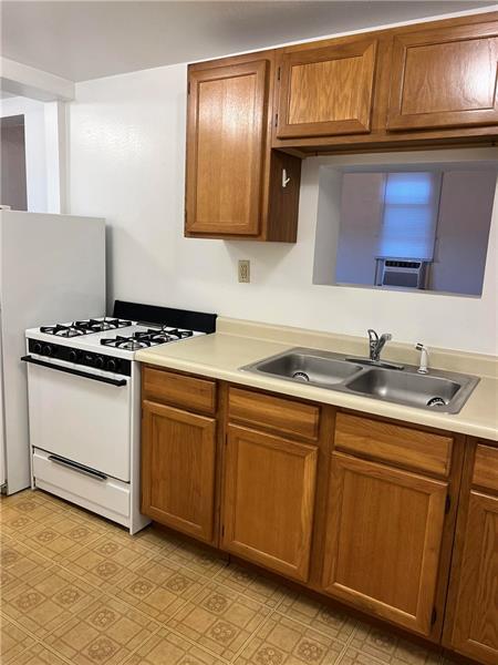 Building Photo - 1121 Pittsburgh St