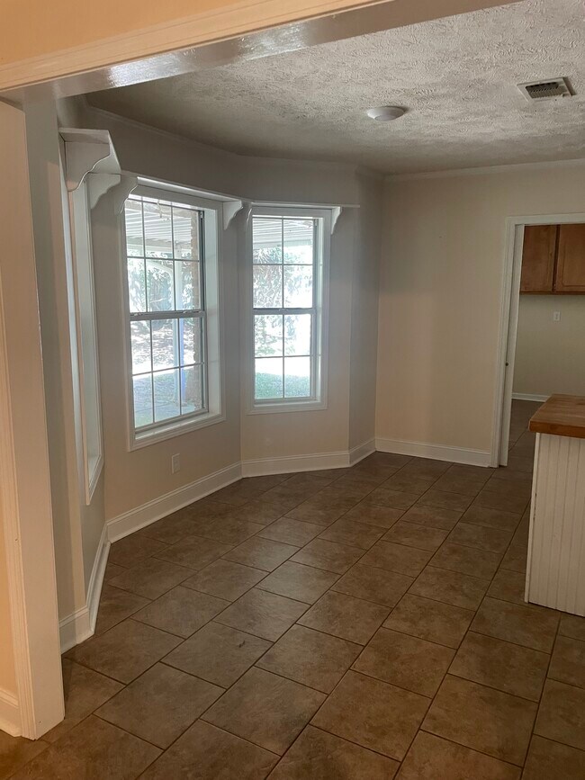 325 Wolf Trl, Columbus, MS 39705 House Rental in Columbus, MS