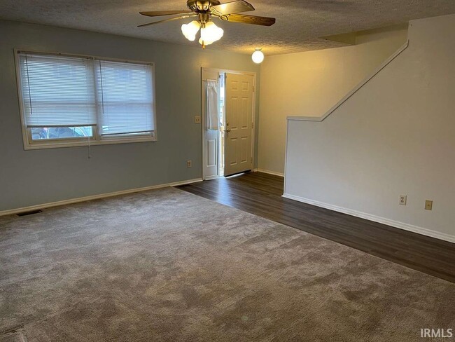 Building Photo - 438 W Northlane Dr