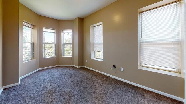 Building Photo - Temple University 5 Bedroom