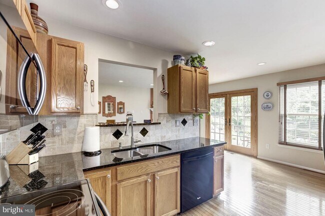 Building Photo - 21316 Emerald Dr