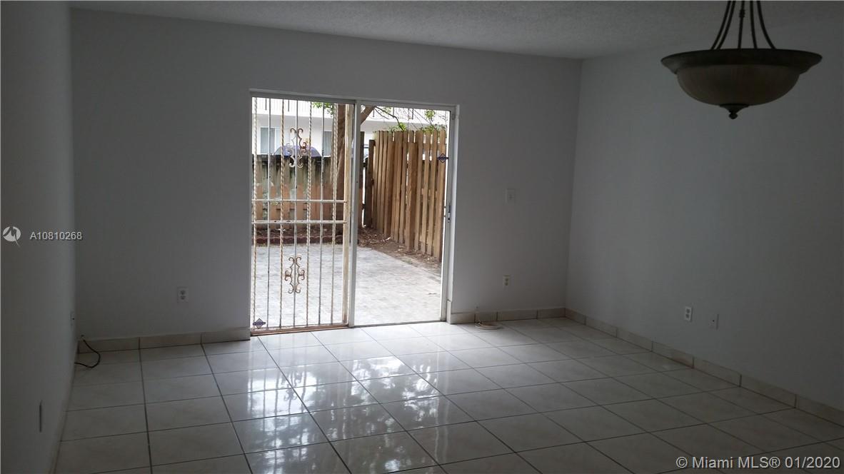 8177 NW 8th St D3 Miami Fl 33126 - 8177 NW 8th St  D3 Miami Fl 33126