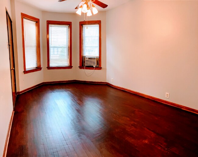 Foto del edificio - 3325 S Emerald Ave