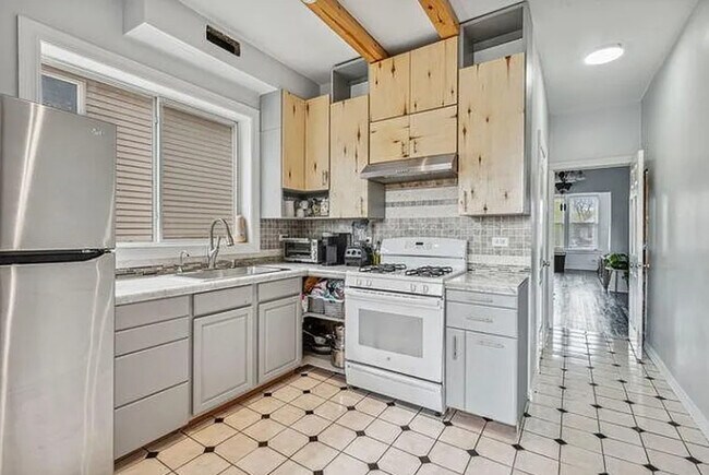 Foto del edificio - 4833 N Ashland Ave