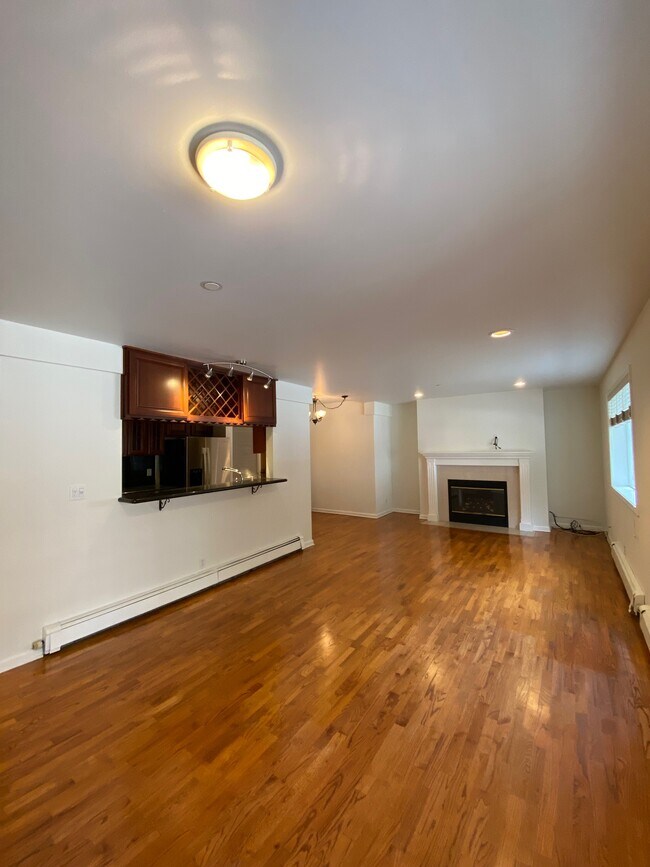 Foto del edificio - 757 N Point St