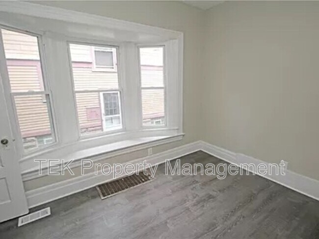 Foto del edificio - 128 Roslyn St