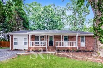 Building Photo - 2514 Vinton Dr