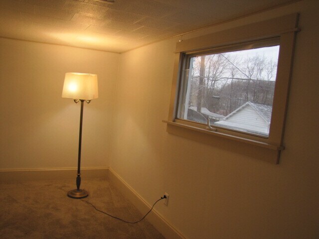 Building Photo - 709 Spring St