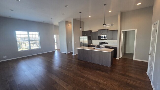 Foto del edificio - Maintenance free living in Blue Valley School district