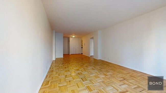 Foto del edificio - 333 E 49th St