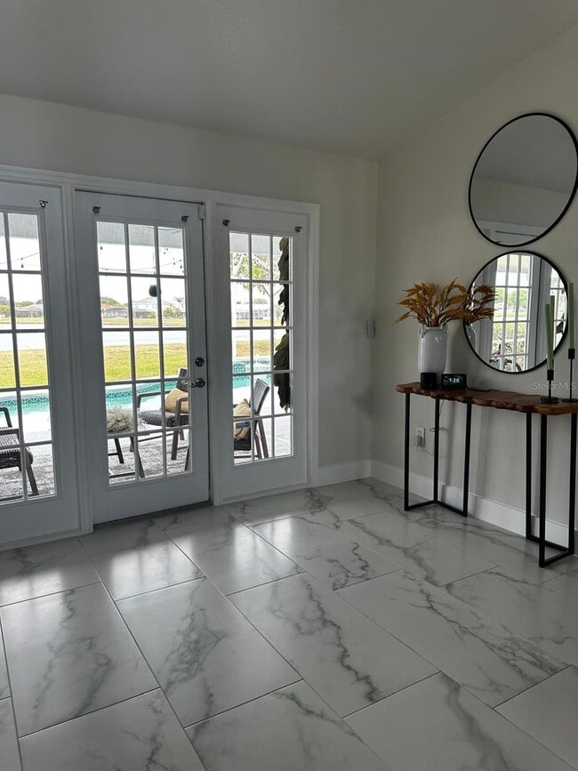 Foto del edificio - 2652 Hawthorne Ln