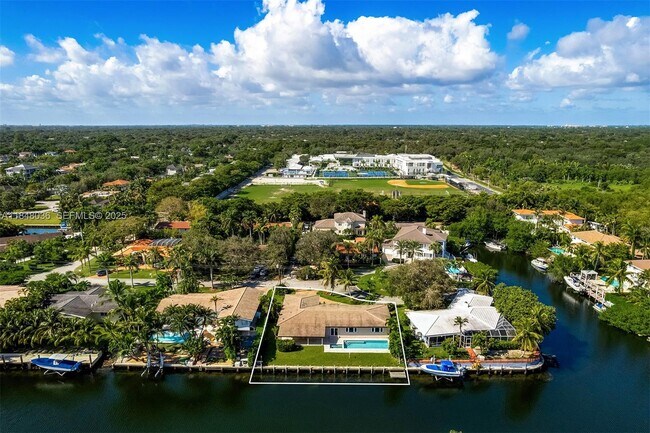 Foto del edificio - 12511 Ramiro St