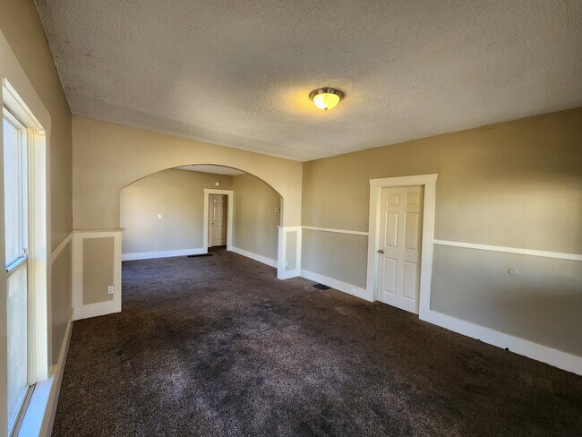 Building Photo - 2129 30th Ave N