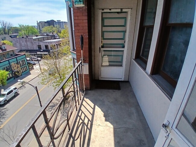 Foto del edificio - Elmwood-Anderson Place Apartments