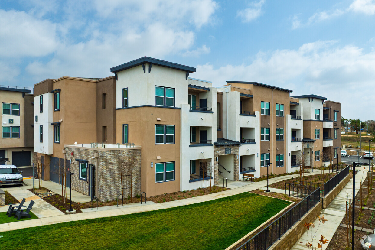Primary Photo - Monamos Terrace Apartments