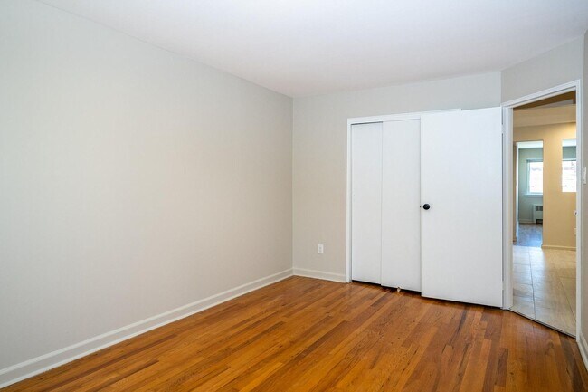 Foto del edificio - 268 E 238th St