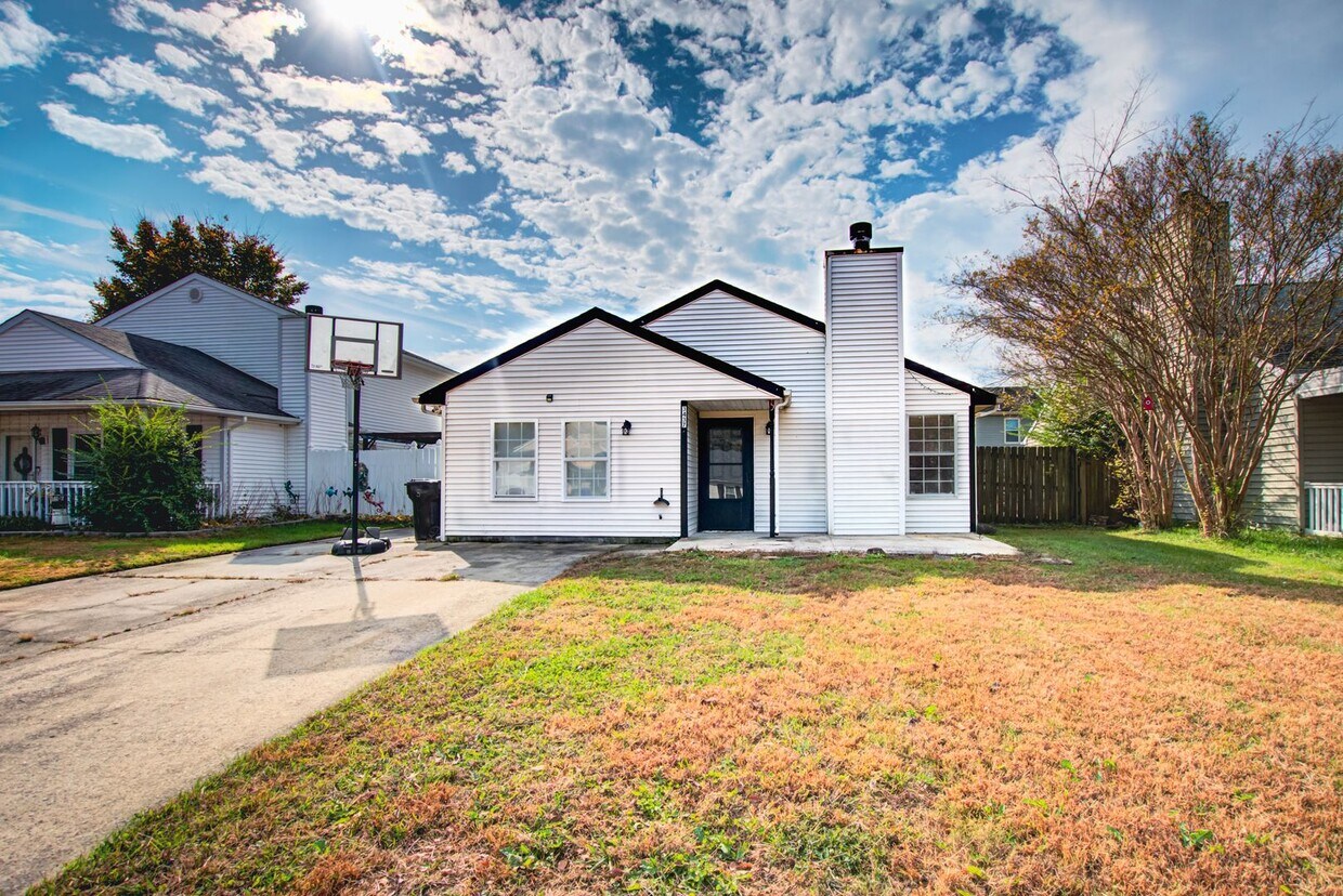 Primary Photo - Pecan Gardens