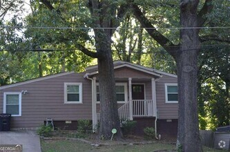 Building Photo - 3095 McKenzie Rd