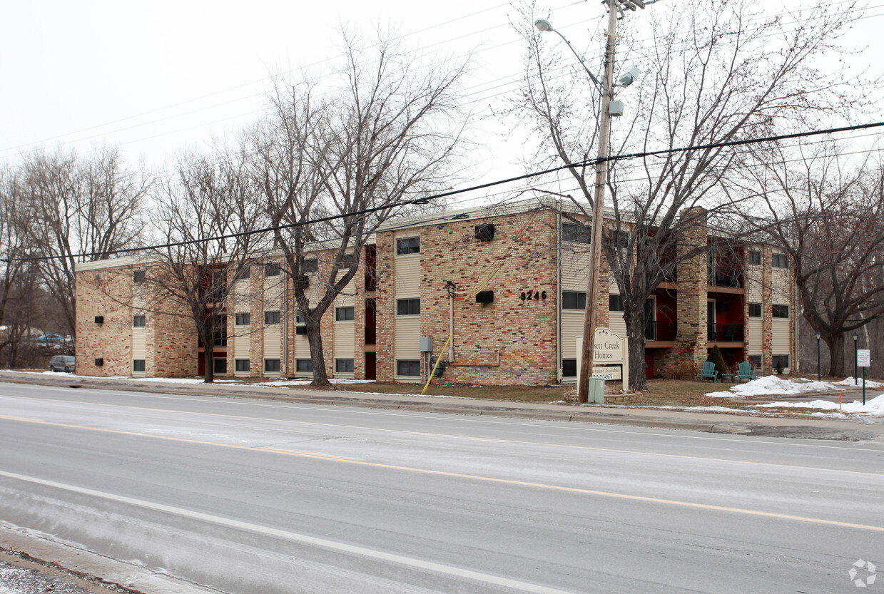 Foto principal - Bassett Creek Apartments