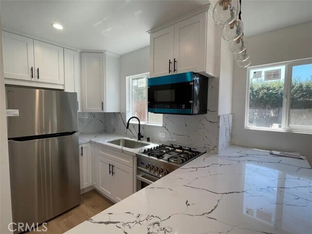 Foto del edificio - 5834 Fallbrook Ave