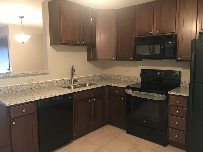 Building Photo - 180 S Waters Edge Dr