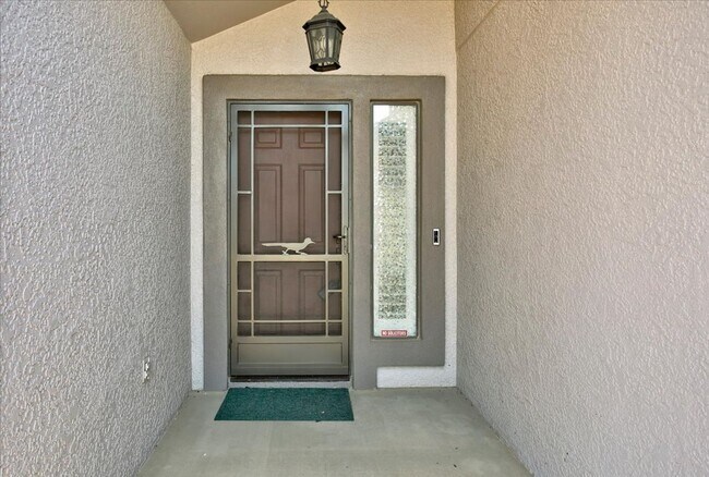 Foto del edificio - Beautifully Updated 3 Bed, 2 Bath Home on Nearly 1/3 Acre with Trex Deck