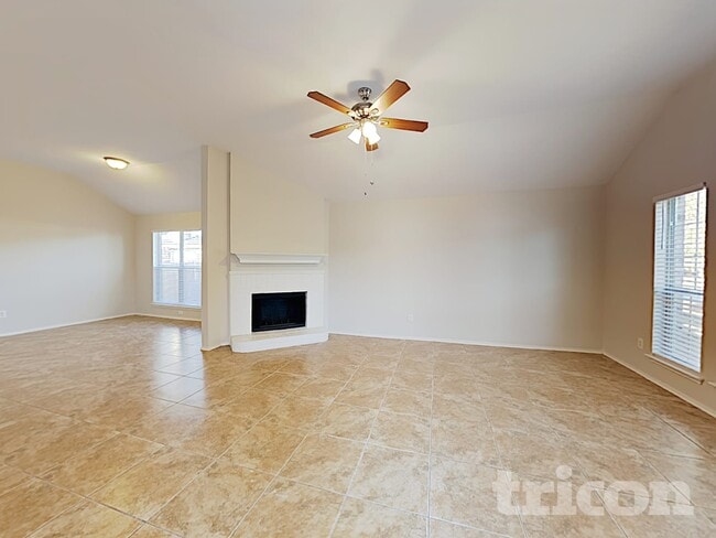 Foto del edificio - 413 Rustic Grove Ln