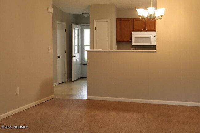 Building Photo - 3811 Galantis Dr