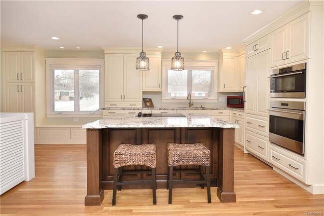 Building Photo - 3135 Pebble Ln