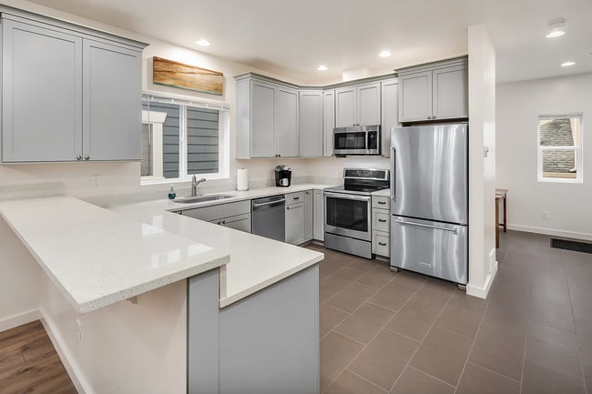 Building Photo - 5424 Delridge Way SW
