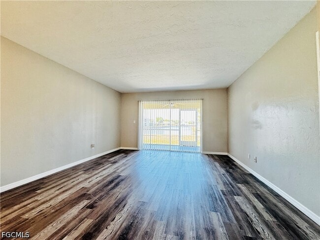 Foto del edificio - 706 SE 13th Ct