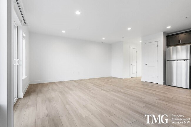 Foto del edificio - UP TO 1 MONTH FREE!  CALL TO FIND OUT HOW 509-591-4444