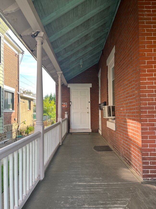 Building Photo - 6212 Baynton St