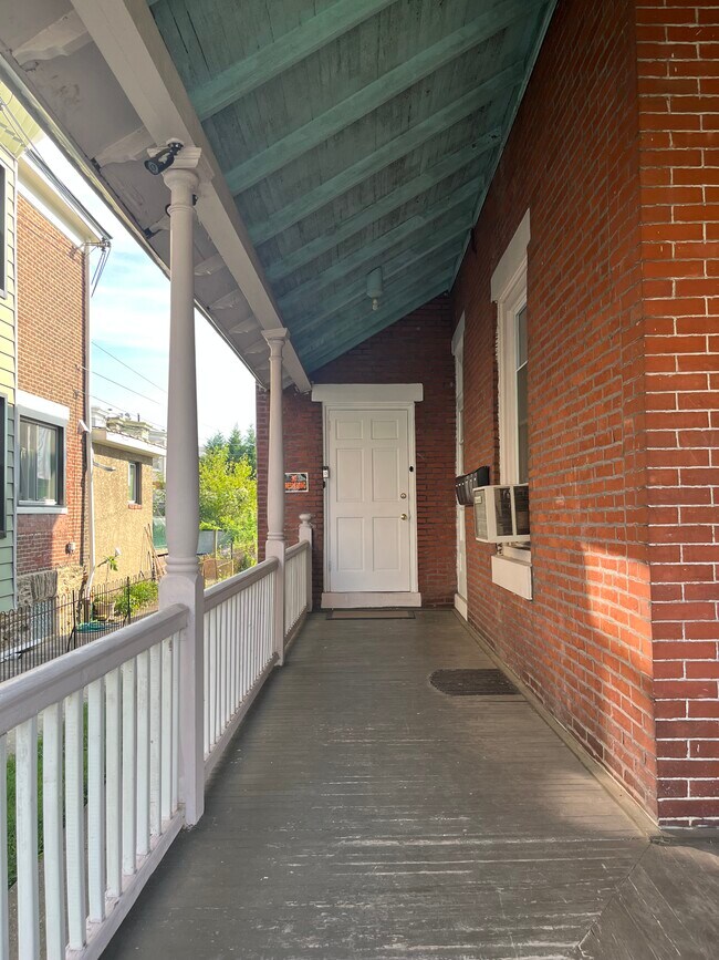 Foto del edificio - 6212 Baynton St