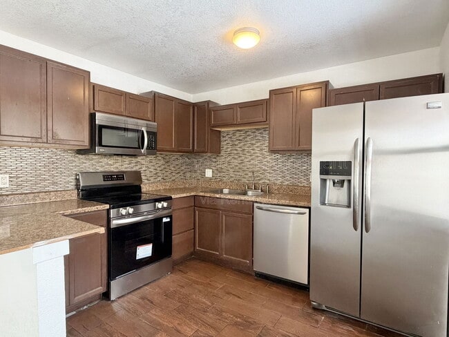 Building Photo - 3280 El Canto Dr