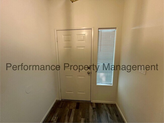 Foto del edificio - Gorgeous 3 Bed/2 Bath + Office Smart Home ...
