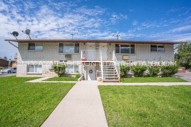 Building Photo - 1034 Virginia Cir