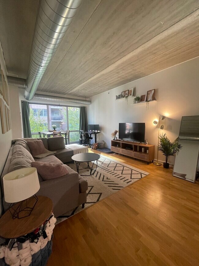 Foto del edificio - 845 N Kingsbury St